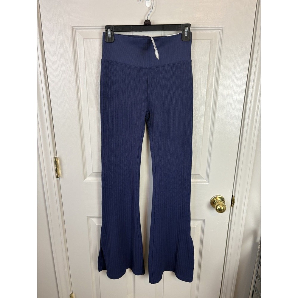 Victoria's Secret PINK Flare Leggings Women Medium Blue NWT Seamless Cable Knit